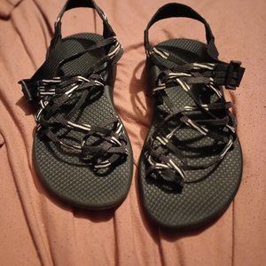 Black and white chaco